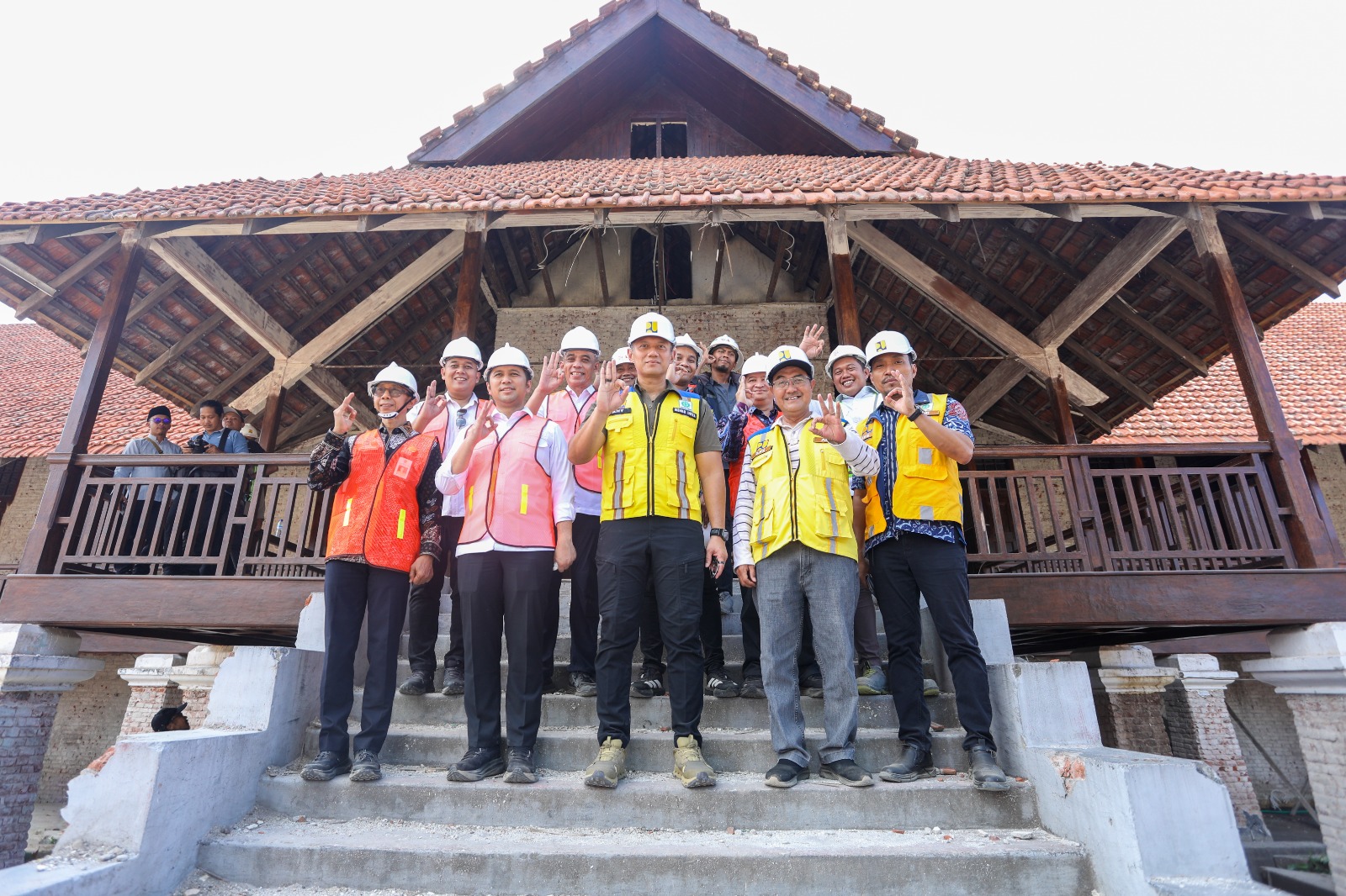 Tinjau Progres Revitalisasi Pasar Induk Banyuwangi, Menko AHY: Serap Tenaga Kerja Lokal, Target Rampung Akhir 2025