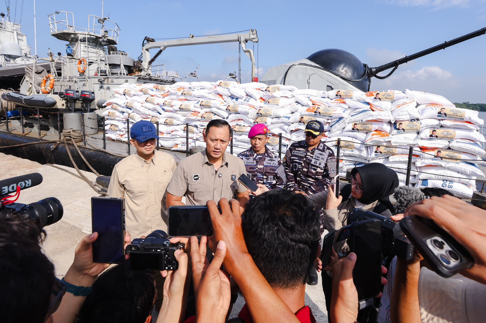 Kerahkan Sumber Daya Pulihkan Infrastruktur, Menko AHY Pastikan Bantuan Menembus Wilayah Terdampak Bencana Sumatra