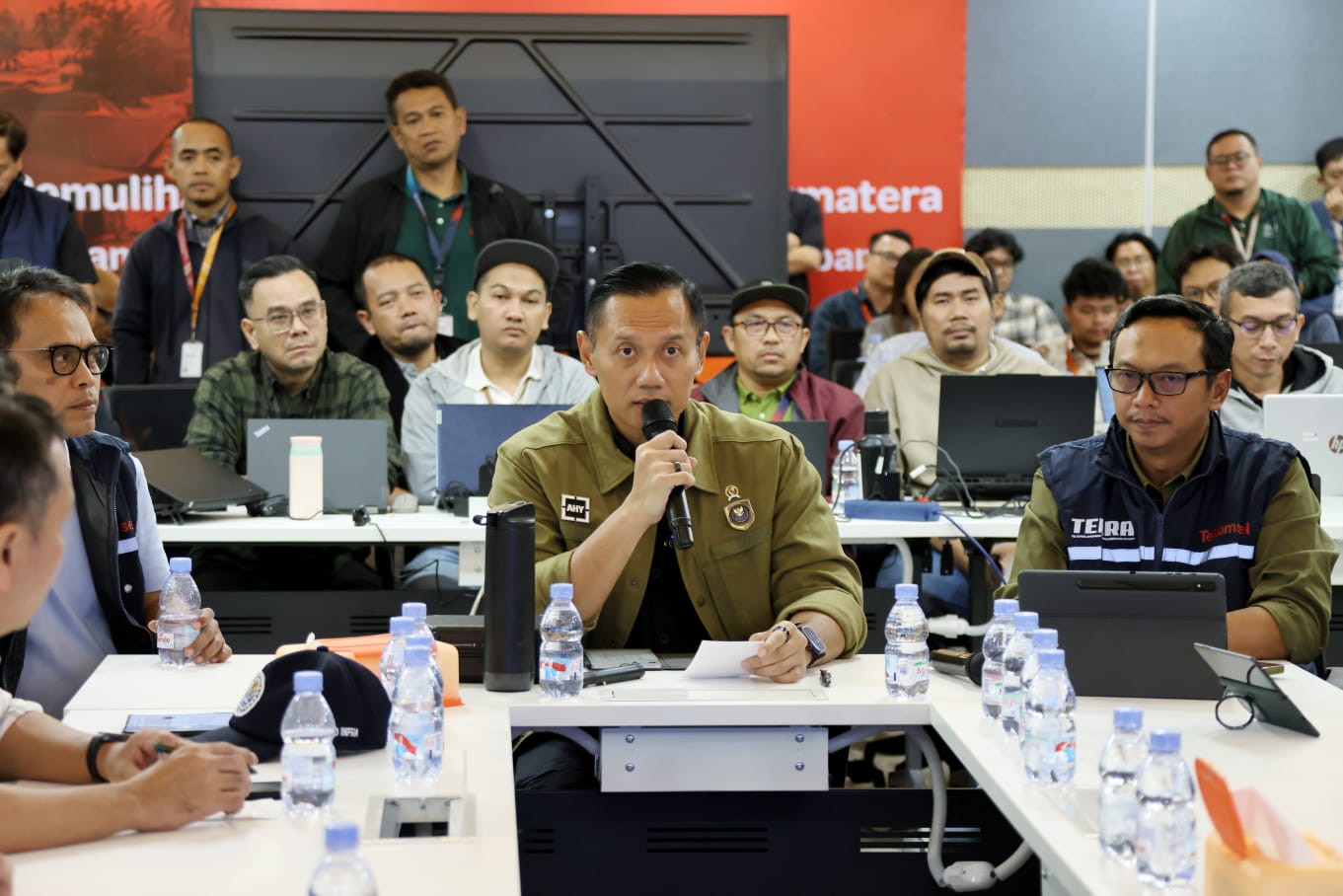 Menko AHY Tinjau Posko Layanan Telekomunikasi Sumatra di Medan, Pastikan Percepatan Penanganan Darurat
