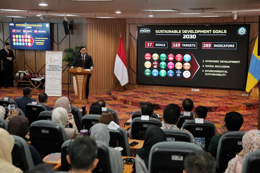 Jadi Pembicara pada Konferensi Internasional UNAIR, Menteri AHY Jelaskan Kontribusi Program Reforma Agraria dalam Pembangunan Berkelanjutan