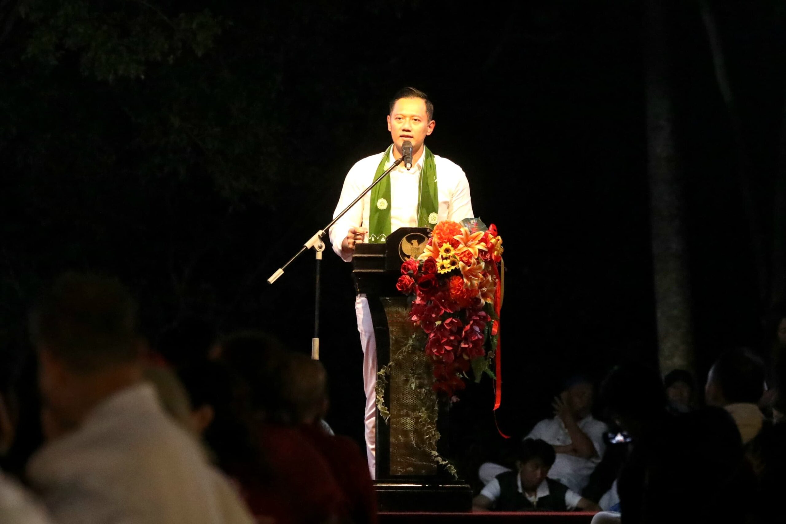 Hadiri Perayaan Puncak Waisak Nasional 2569 BE, Menko AHY: Perdamaian Fondasi Membangun Infrastruktur dan Kewilayahan