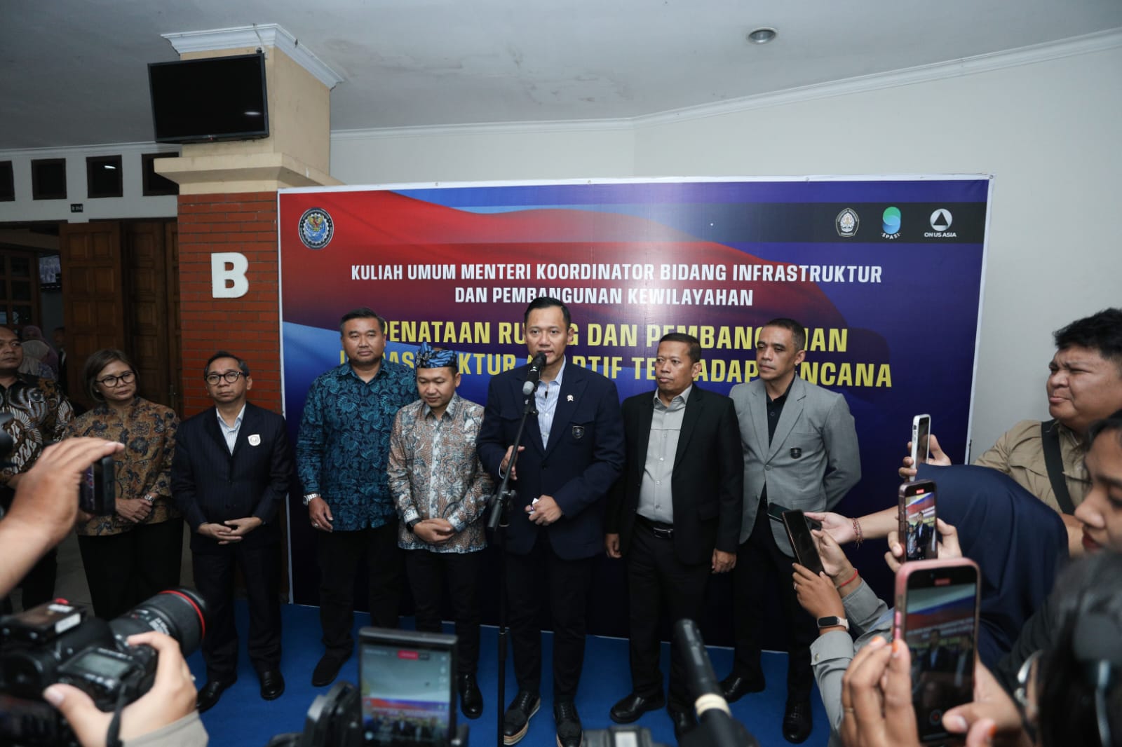 Berikan Kuliah Umum di Undip, Menko AHY Tegaskan Perguruan Tinggi Mitra Strategis Pemerintah dalam Membangun Infrastruktur Adaptif Bencana