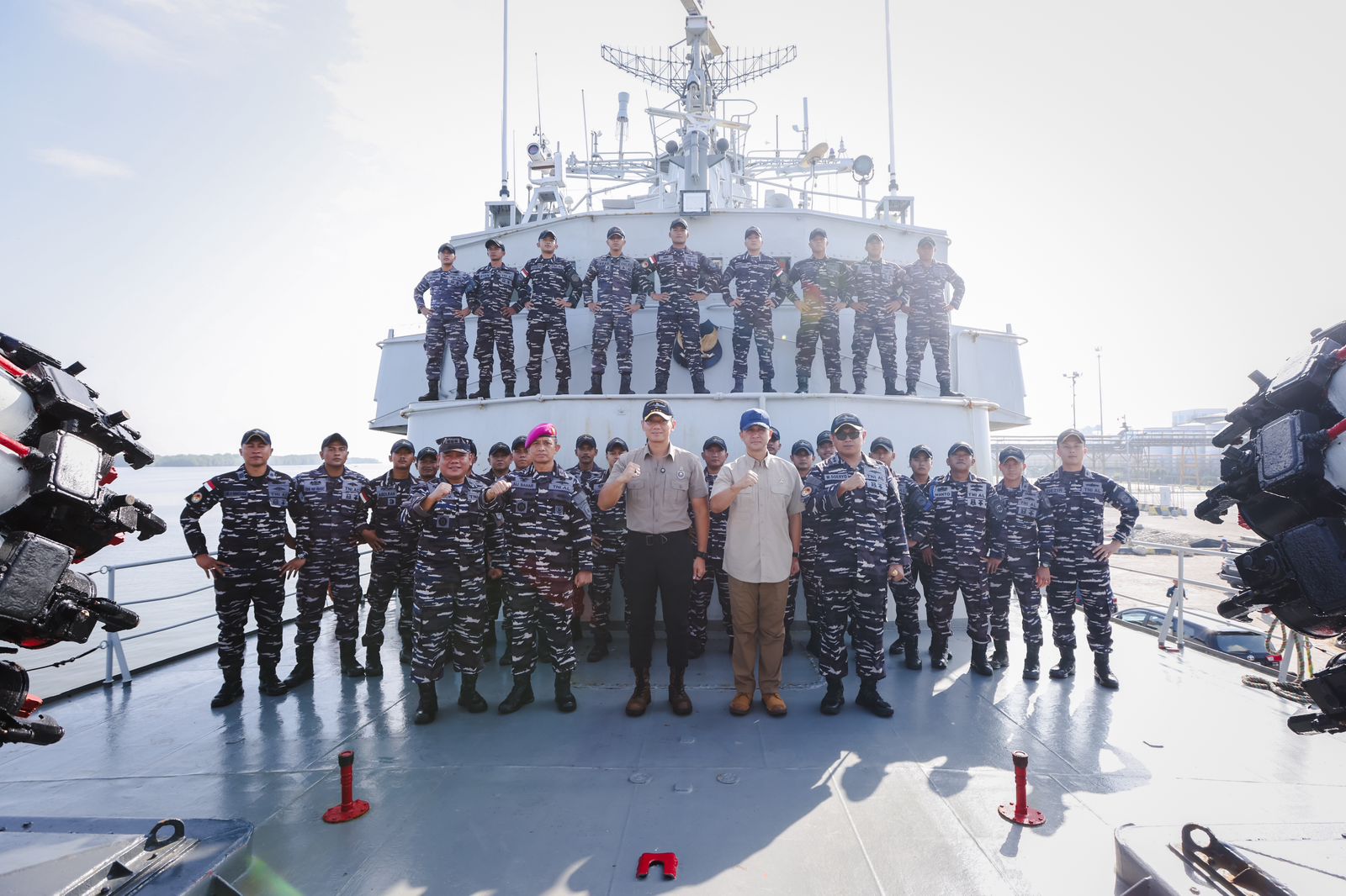 Lepas Kapal Penyalur Bantuan di Pelabuhan Belawan, Menko AHY Pastikan Bantuan Logistik Menjangkau Wilayah-Wilayah Terisolir