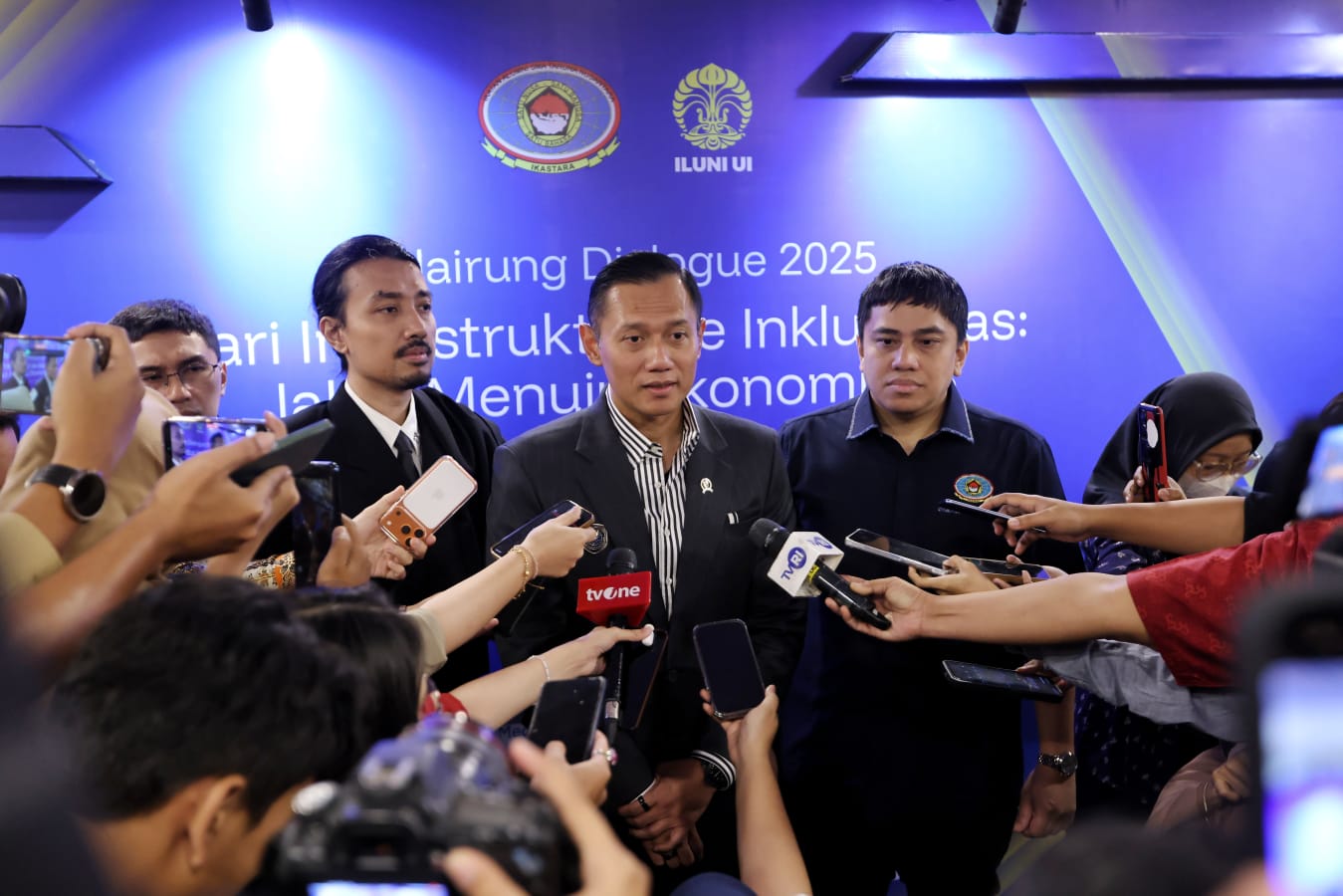 Menko AHY: Pemerintah Berupaya Segera Pulihkan Infrastruktur dan Konektivitas di Aceh, Sumut dan Sumbar