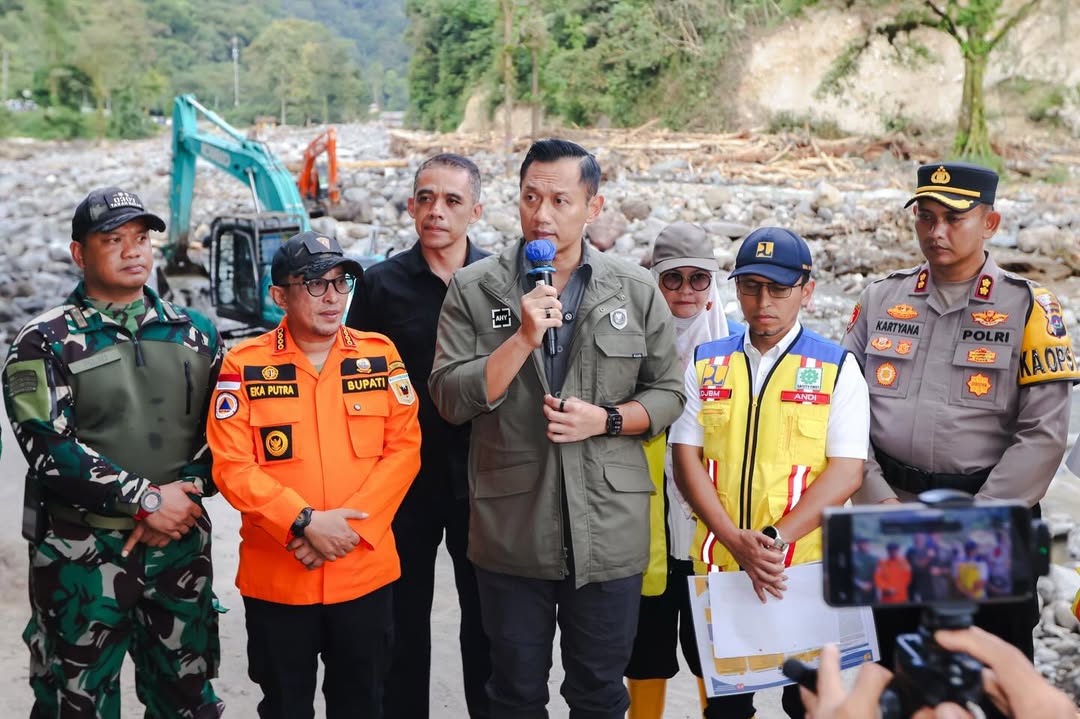Kunjungi Lokasi Bencana di Sumbar, Menko AHY Dorong Percepatan Pemulihan Infrastruktur Konektivitas