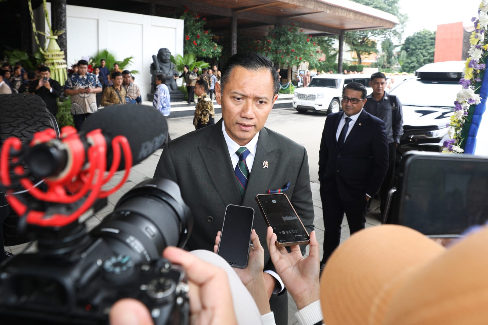 Sampaikan Duka Kecelakaan Pesawat IAT, Menko AHY Tegaskan Keselamatan Evakuasi dan Investigasi Menyeluruh