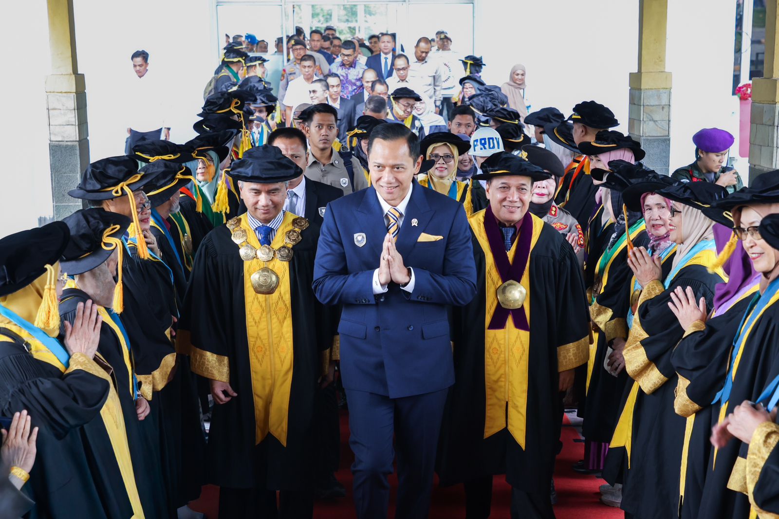 Beri Motivasi Wisudawan UNSRI, Menko AHY Ajak Bangun Bangsa dengan Optimisme Realistis