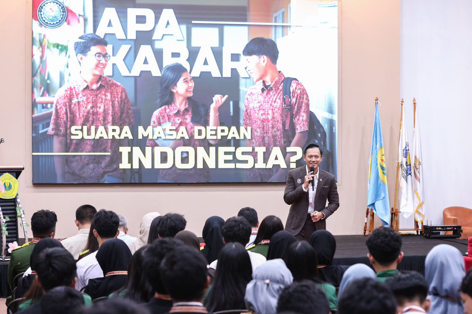 Pembicara Utama di RenTalks SMA Labschool Cirendeu, Menko AHY Dorong Partisipasi Aktif Generasi Muda Dalam Pembangunan