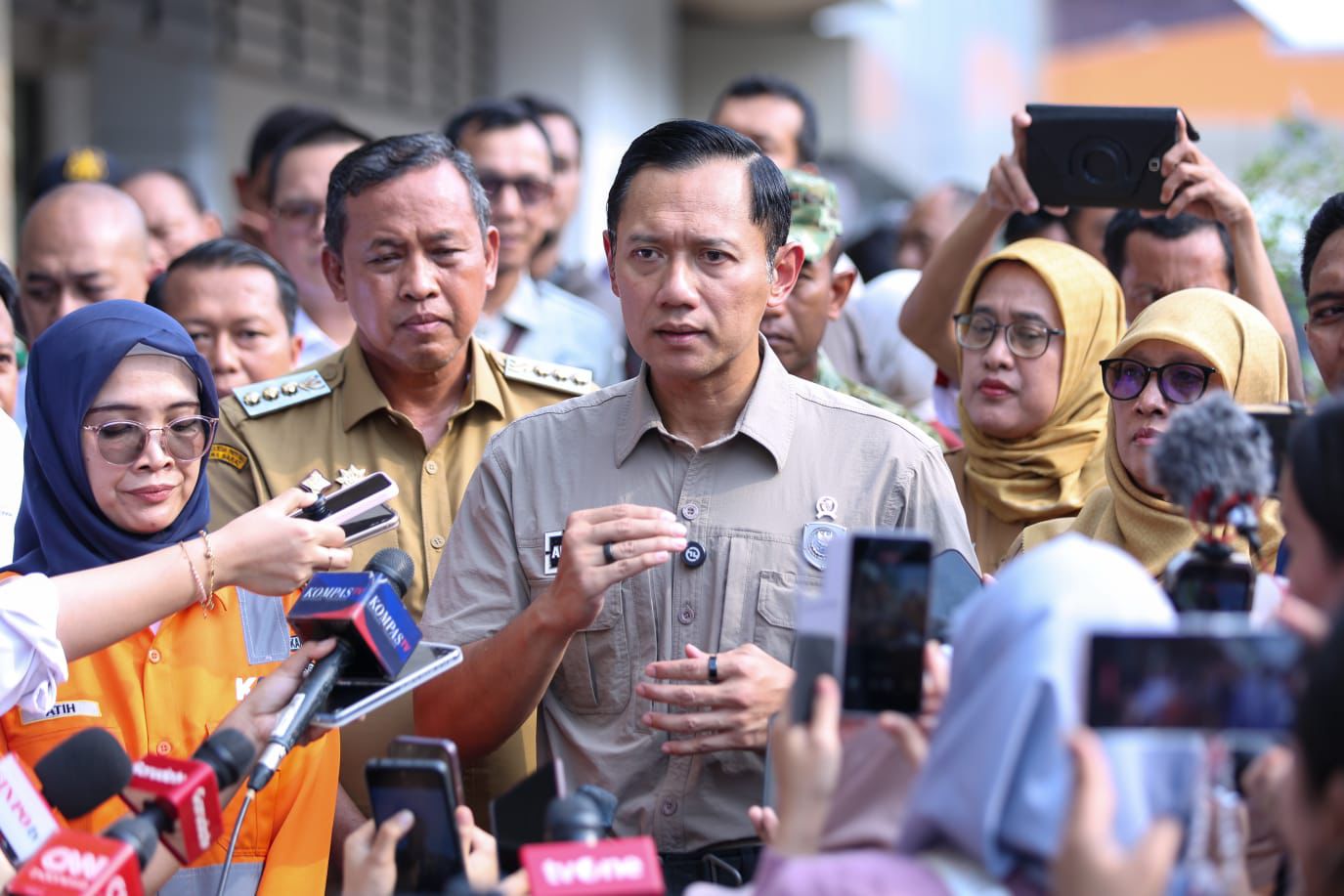 Kunjungi RSUD Kota Bekasi, Menko AHY Minta Penanganan Korban Kecelakaan Kereta Api Berjalan Cepat dan Terkoordinasi