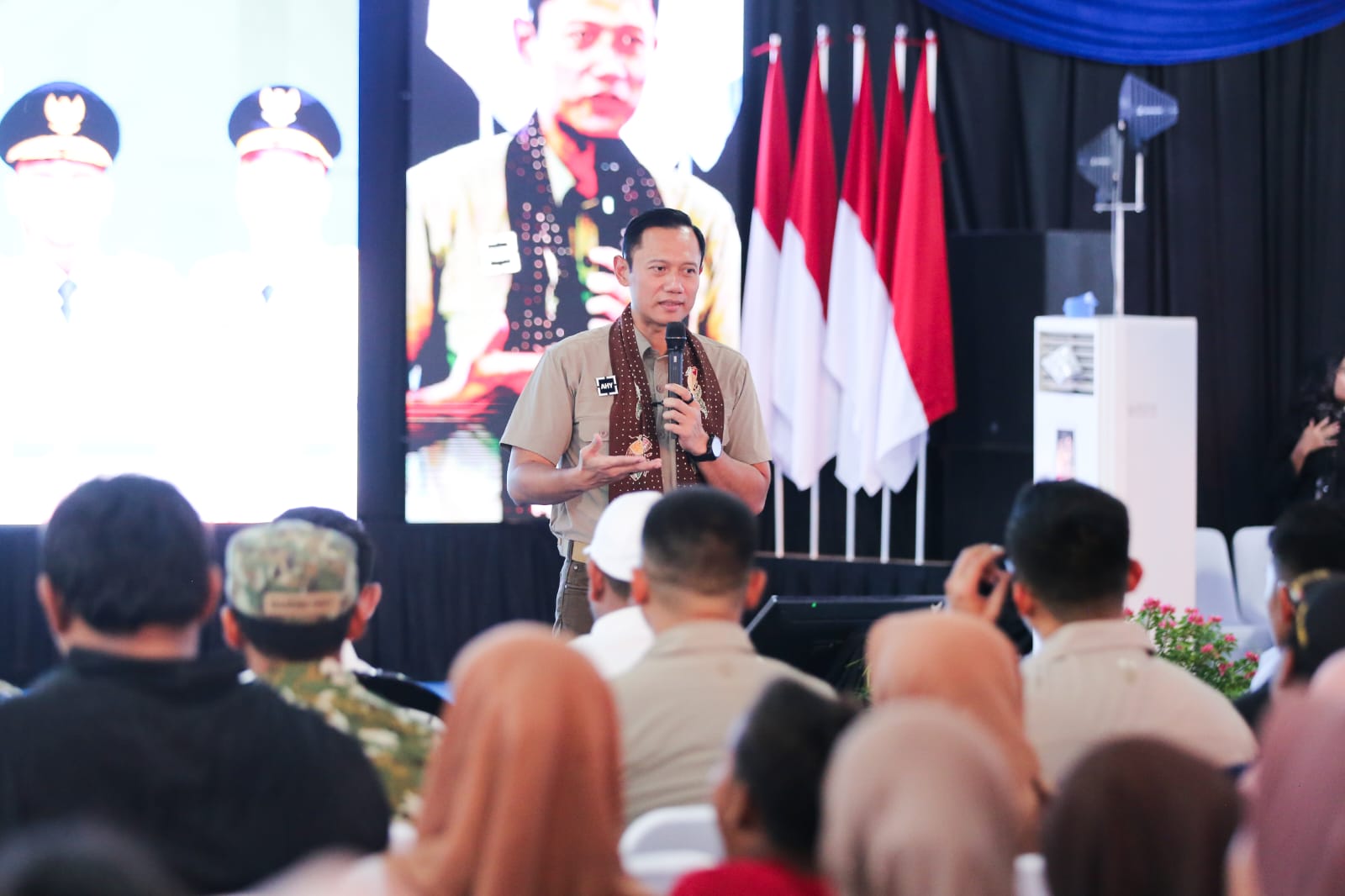 Resmikan DAK PPKT di Gresik, Menko AHY: Transformasi Kawasan Dimulai dari Rumah Layak