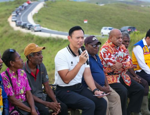Langsung Cek Jalan Skory-Puay Setiba di Papua, Menko AHY: Alhamdulillah, Program IJD Memberikan Manfaat Kepada Masyarakat