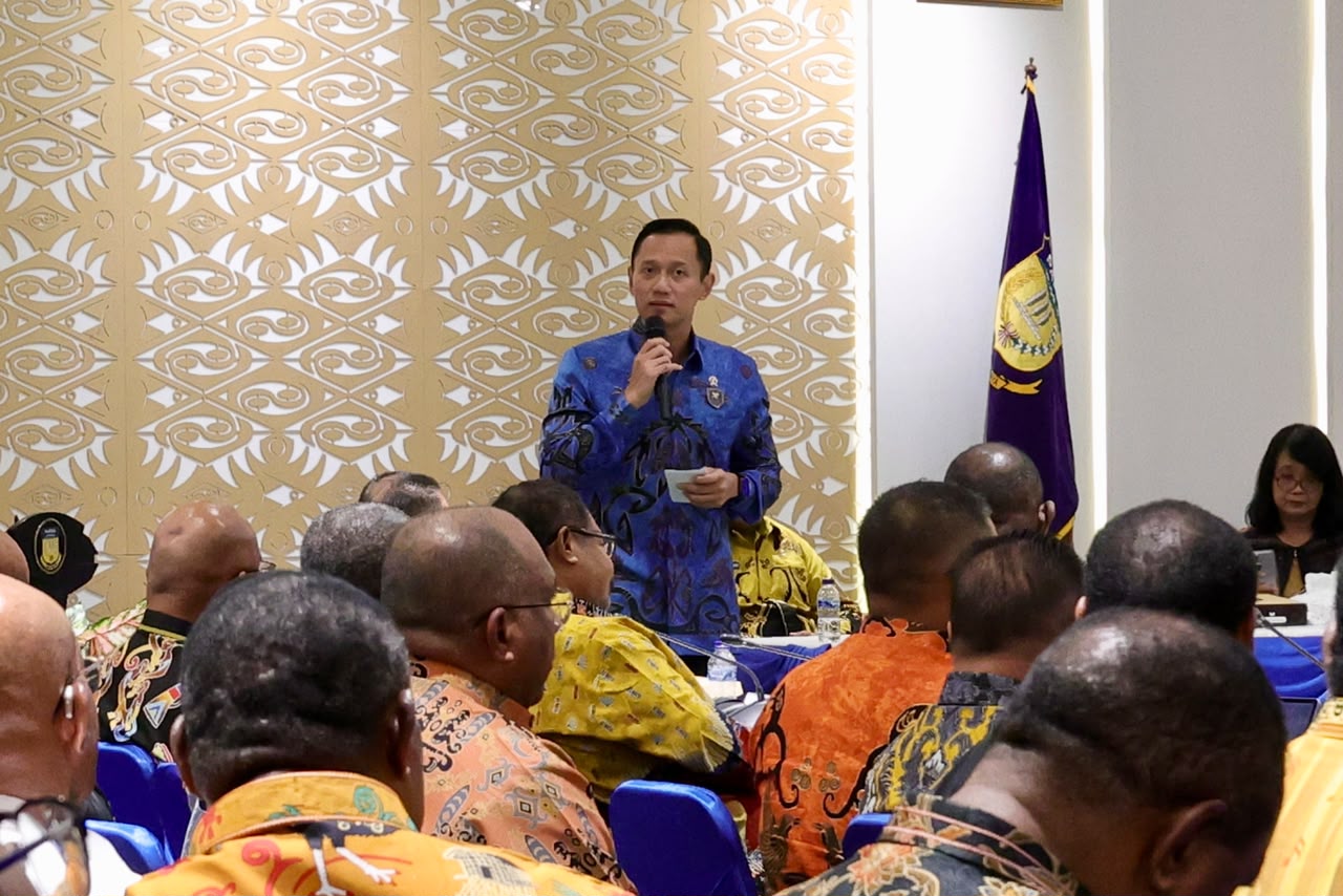 Tingkatkan Kualitas Hidup Masyarakat Papua, Menko AHY Tegaskan Pentingnya Penguatan Infrastruktur Dasar dan SDM