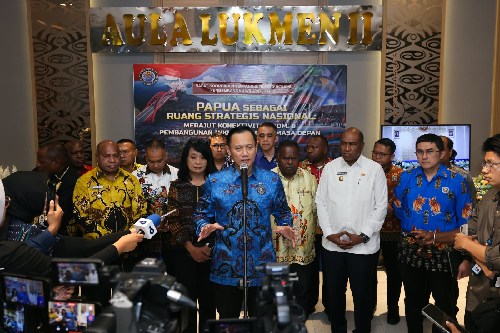 Menko AHY Dorong Percepatan Infrastruktur Dasar di Papua: Air Bersih, Sanitasi, Perumahan hingga Pendidikan