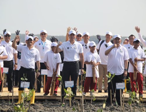 Tanam Mangrove di Demak, Menko AHY Dorong Solusi Berbasis Alam untuk Lindungi Pesisir Pantura Jawa